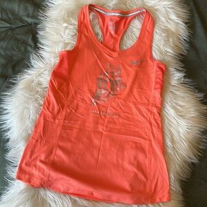 N i k e • Dri-fit racer back running tank